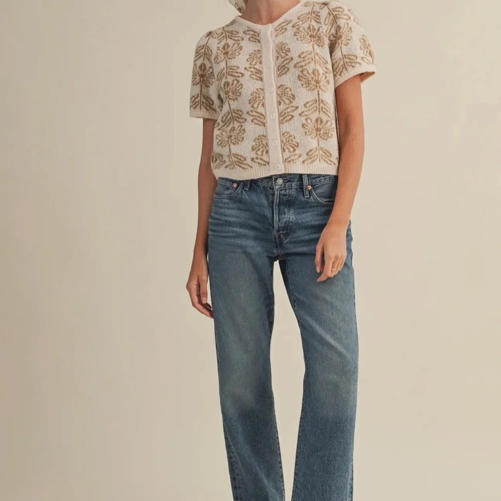 &merci, Floral Knit Short Puff Sleeve sweater  in Taupe Beige, s m l - Picture 4 of 4